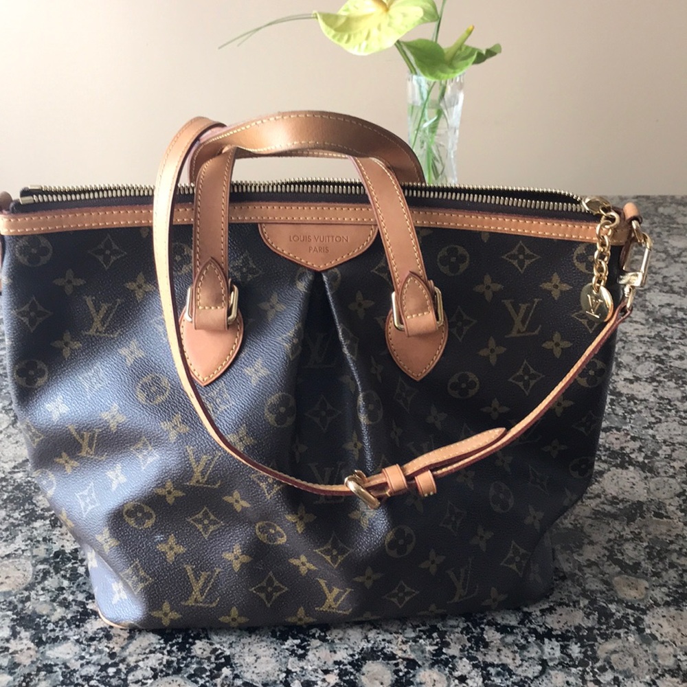 LV original  Palermo pm used gently , clean inside